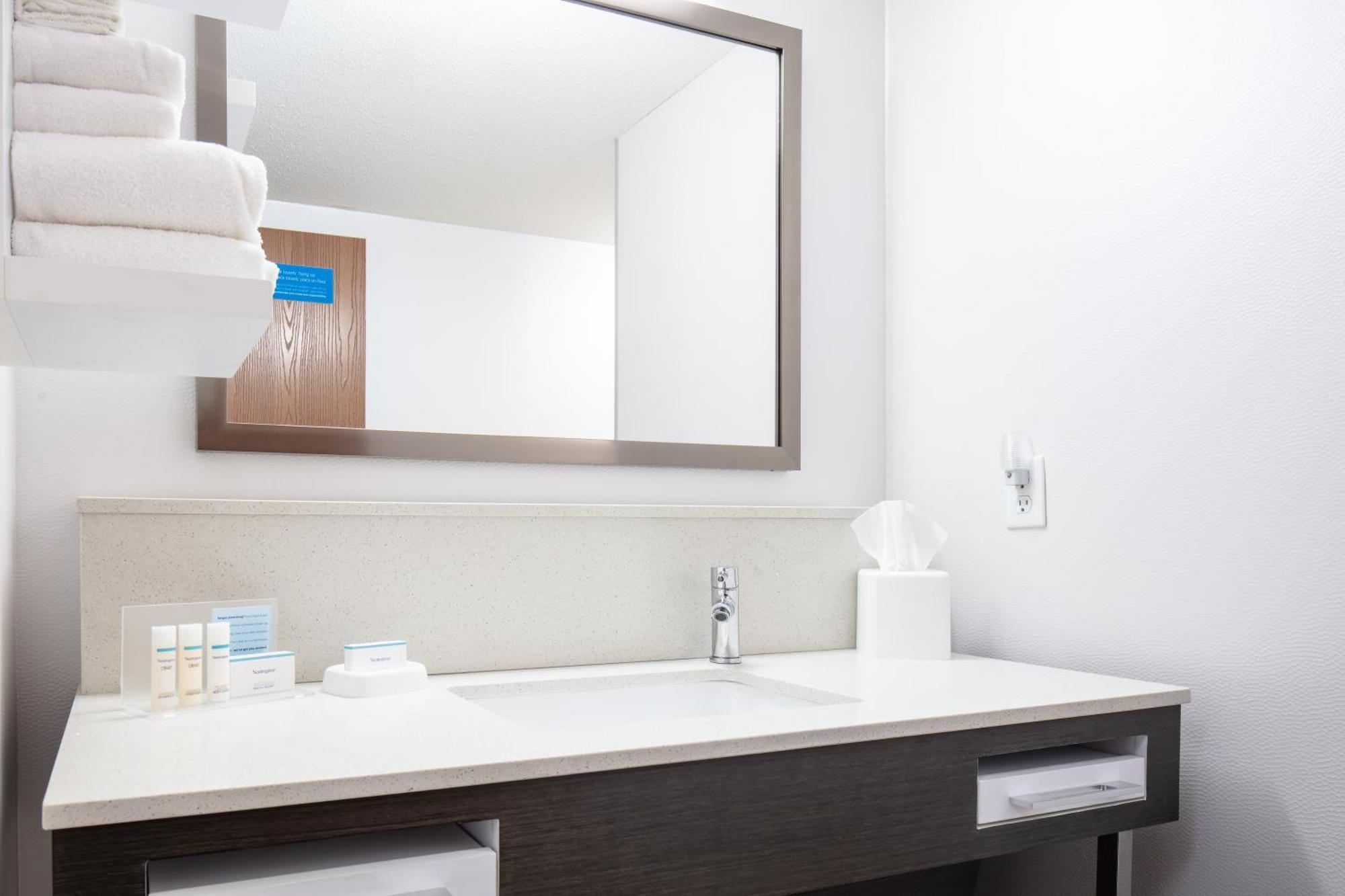 Hampton Inn Freeport Экстерьер фото