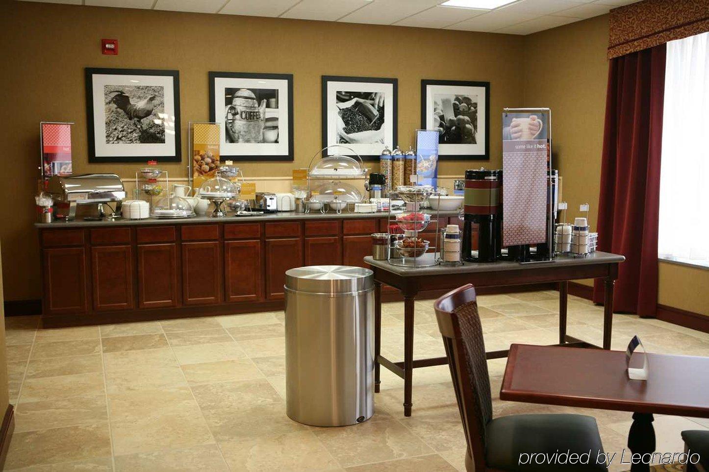 Hampton Inn Freeport Ресторан фото